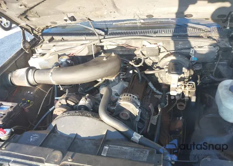 1992 Chevrolet Gmt-400 K1500 z USA, uszkodzony, nr VIN 1GCEK14K9NE131939